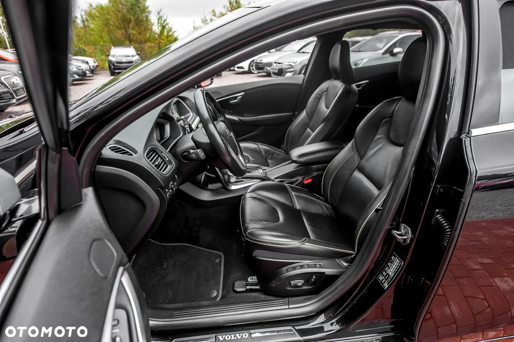 Volvo V40 D4 Drive-E R-Design Momentum - 17