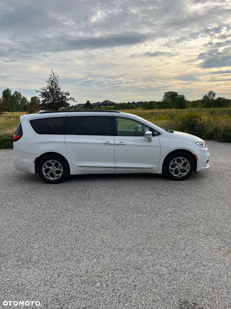 Chrysler Pacifica - 12