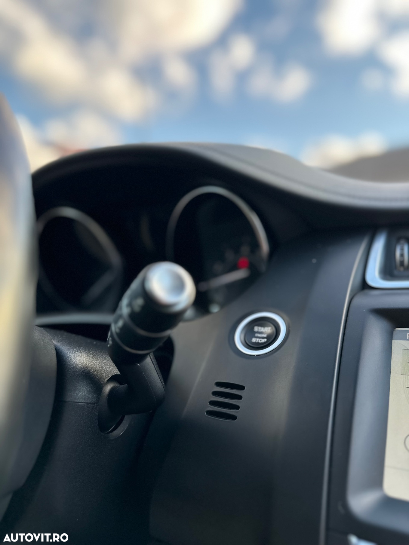 Jaguar E-Pace P250 AWD Base - 8