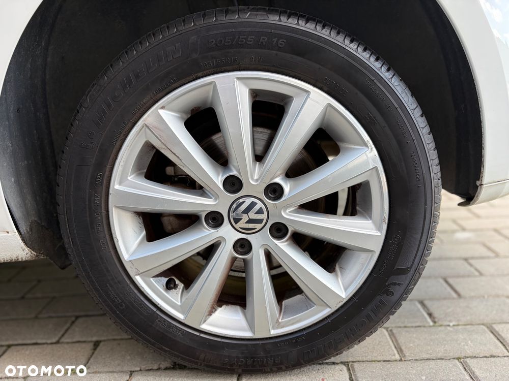 Volkswagen Touran - 24