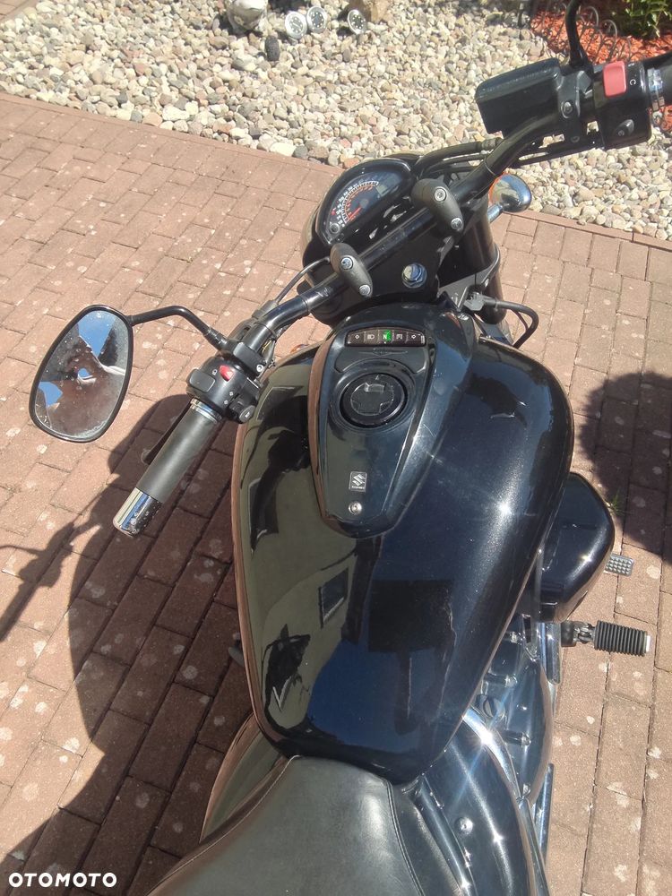Suzuki Boulevard - 4