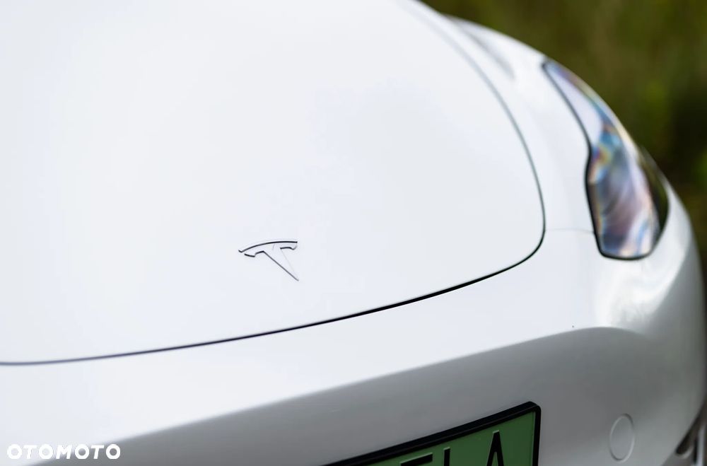 Tesla Y Model RWD - 14