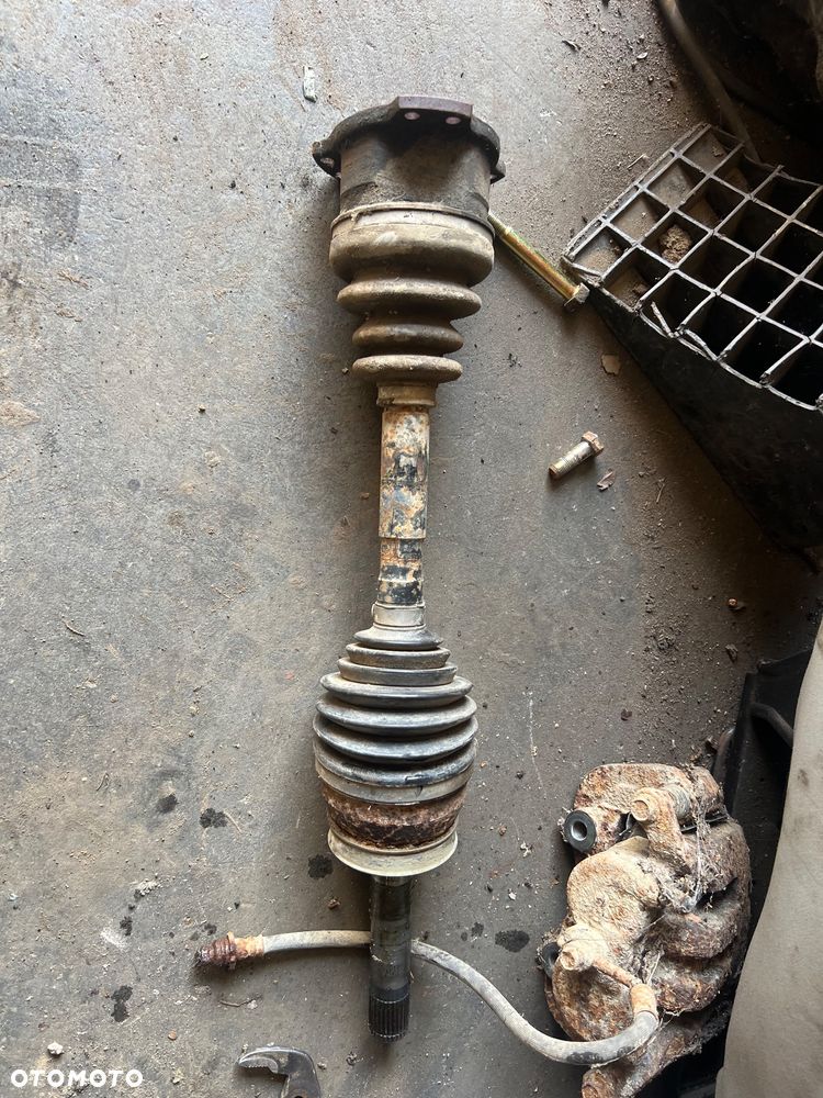 Półoś przednia lewa prawa Nissan Navara d22 d21 - 1