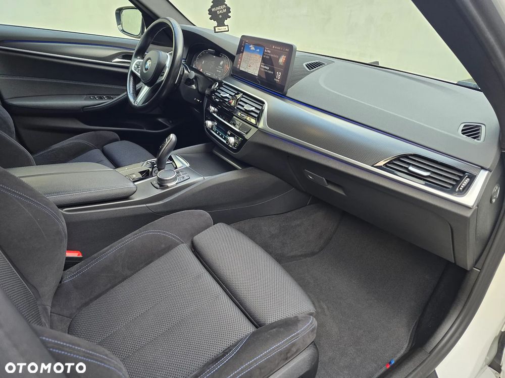 BMW Seria 5 520d M Sport Edition - 12