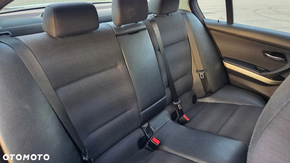BMW Seria 3 - 18