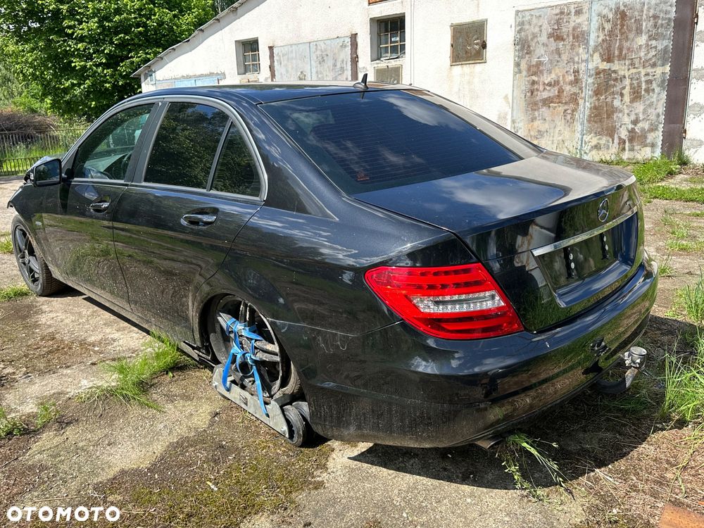 Mercedes-Benz Klasa C 200 CDI DPF (BlueEFFICIENCY) Elegance - 4