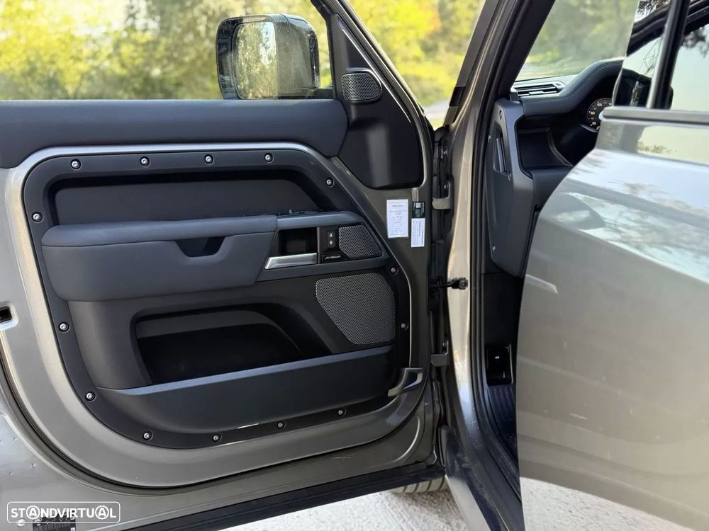 Land Rover Defender 2.0 P400e 110 AWD X-Dynamic HSE - 23