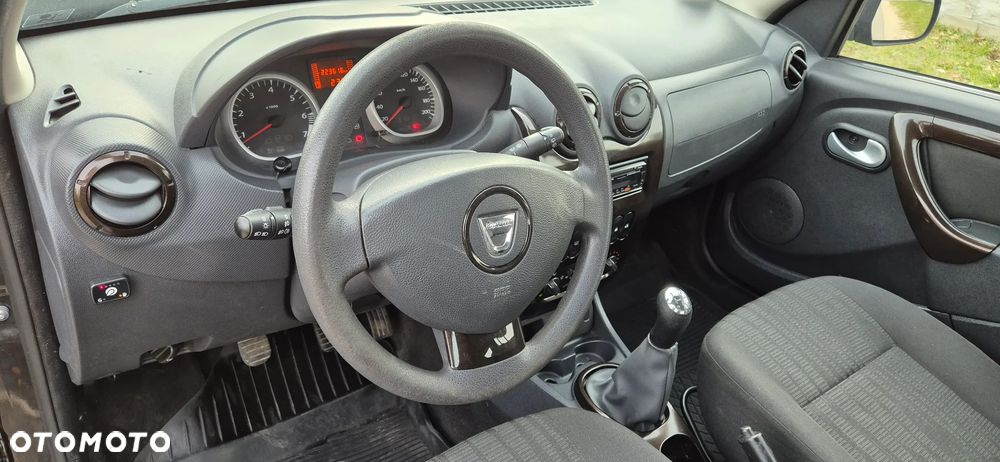 Dacia Duster 1.6 Laureate - 12