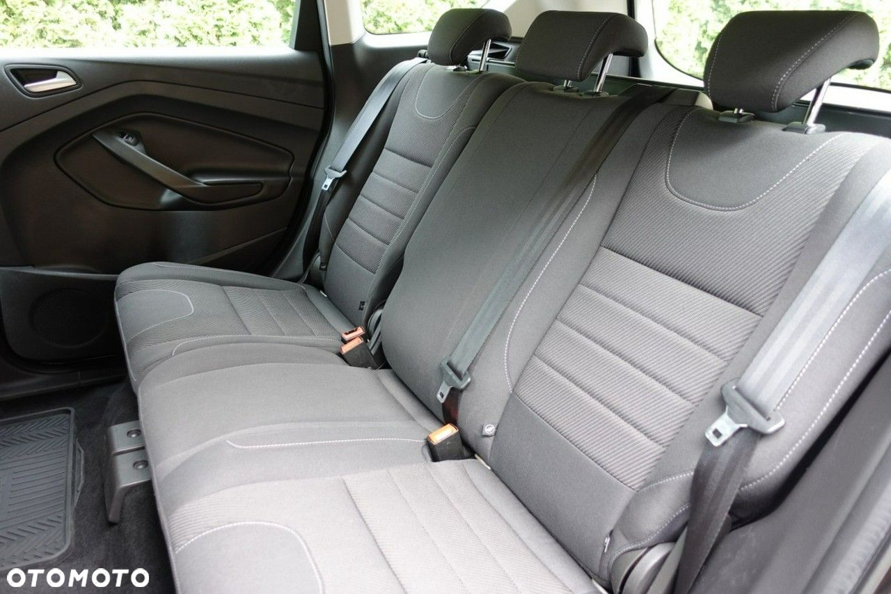 Ford Kuga - 17
