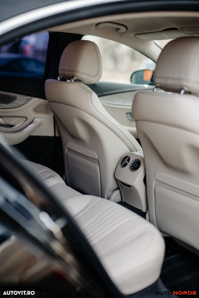 Mercedes-Benz CLS 350 d 4MATIC Aut - 28