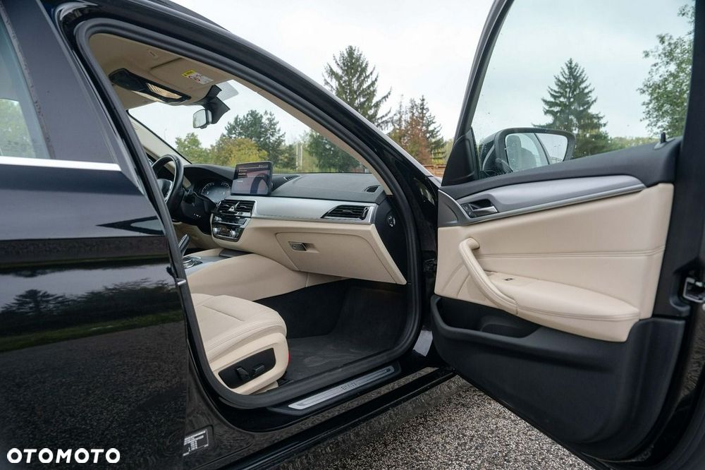 BMW Seria 5 518d Business Edition - 24
