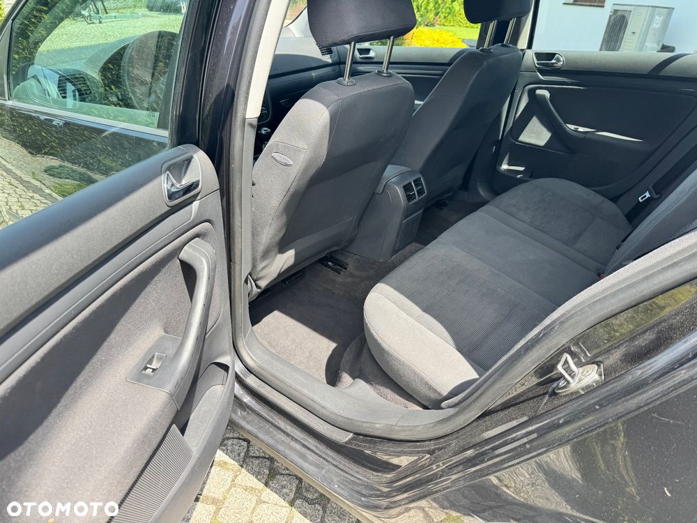 Volkswagen Golf - 29
