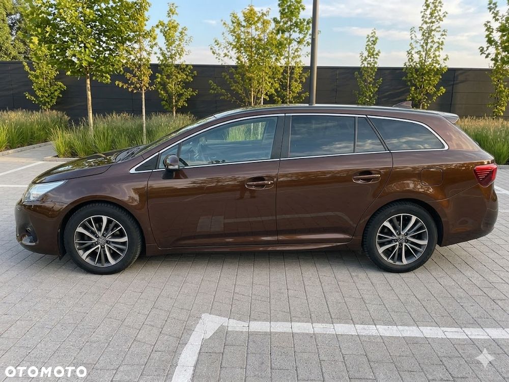 Toyota Avensis 1.8 Premium - 4