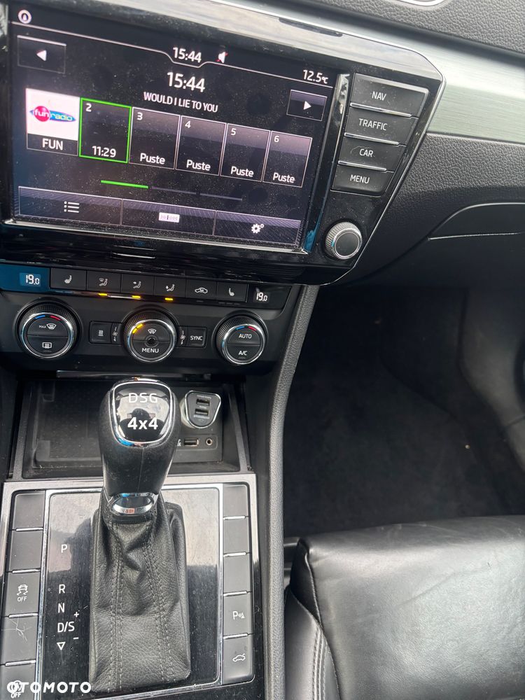 Skoda Superb 2.0 TDI 4x4 Ambition DSG - 23