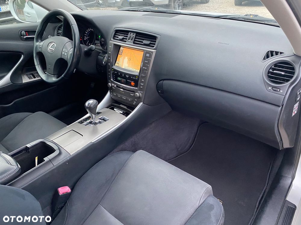 Lexus IS 250 Prestige - 22