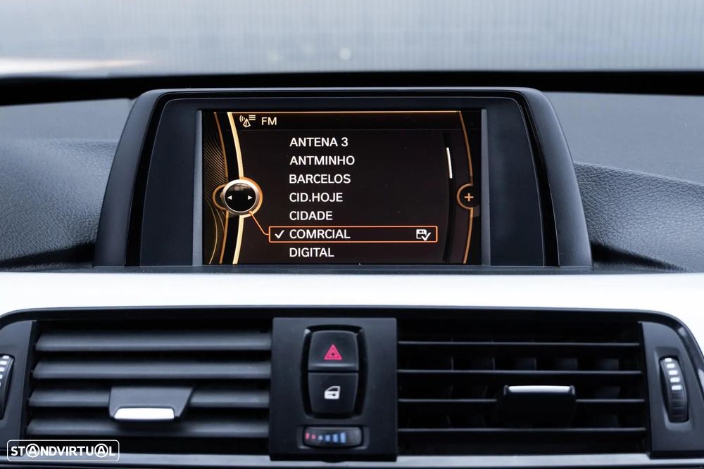 BMW 318 d Auto Line Sport - 17
