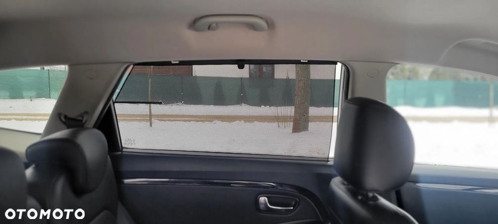 Kia Carens 1.7 CRDi 136 Fifa World Cup Edition - 16