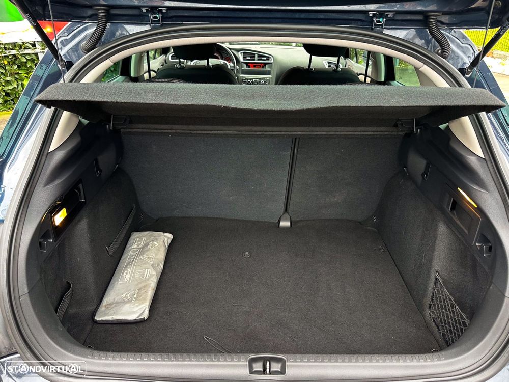 Citroën C4 1.6 HDi Attraction - 11