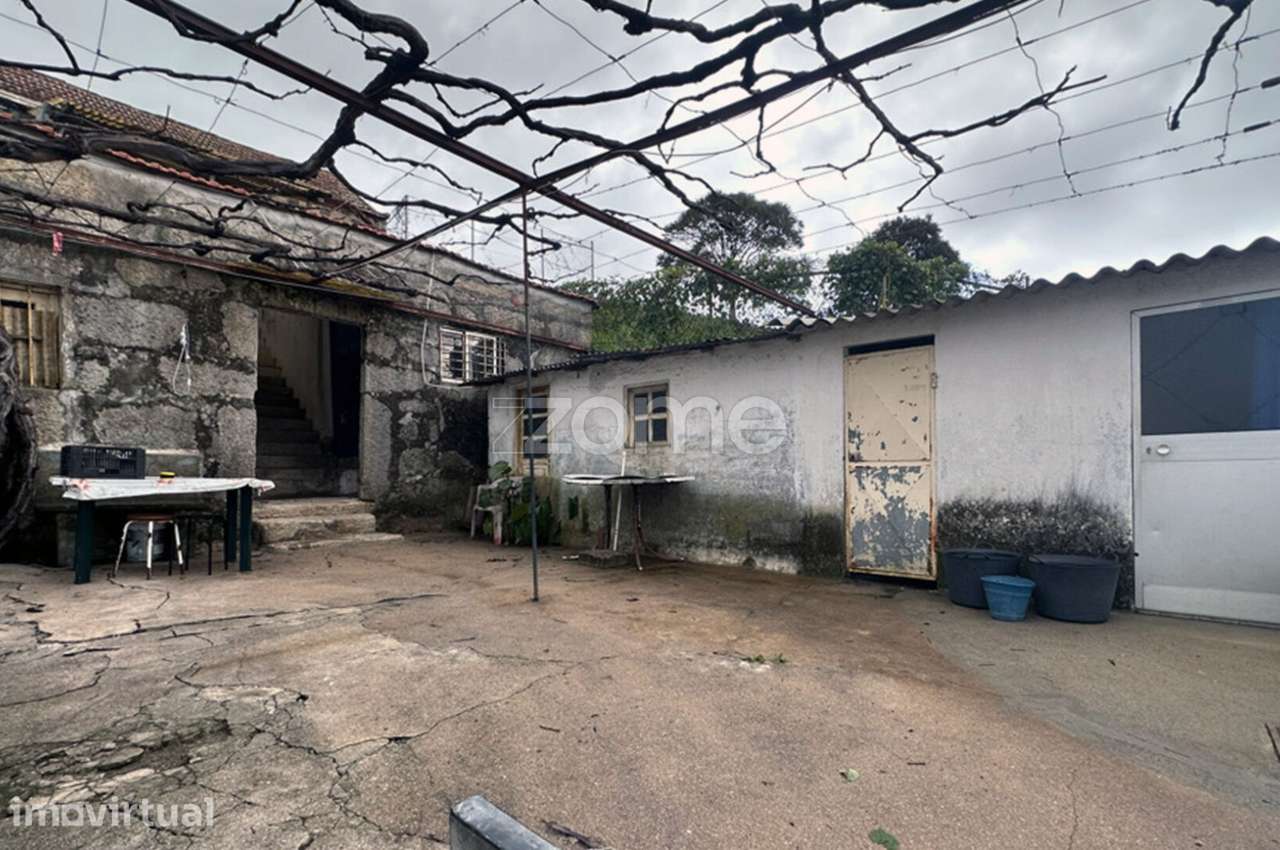 Moradia T2+2 inserida em Terreno Urbano em Guifões, Matosinhos - Grande imagem: 5/23