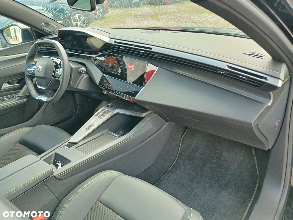 Peugeot 408 - 15