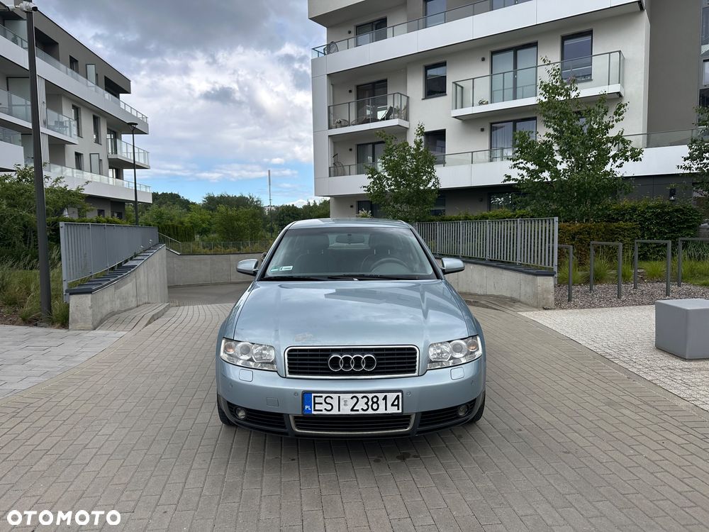 Audi A4 Limousine - 3