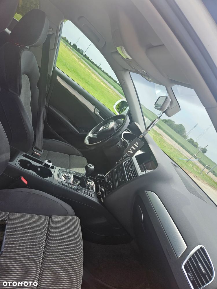 Audi A4 Limousine - 12