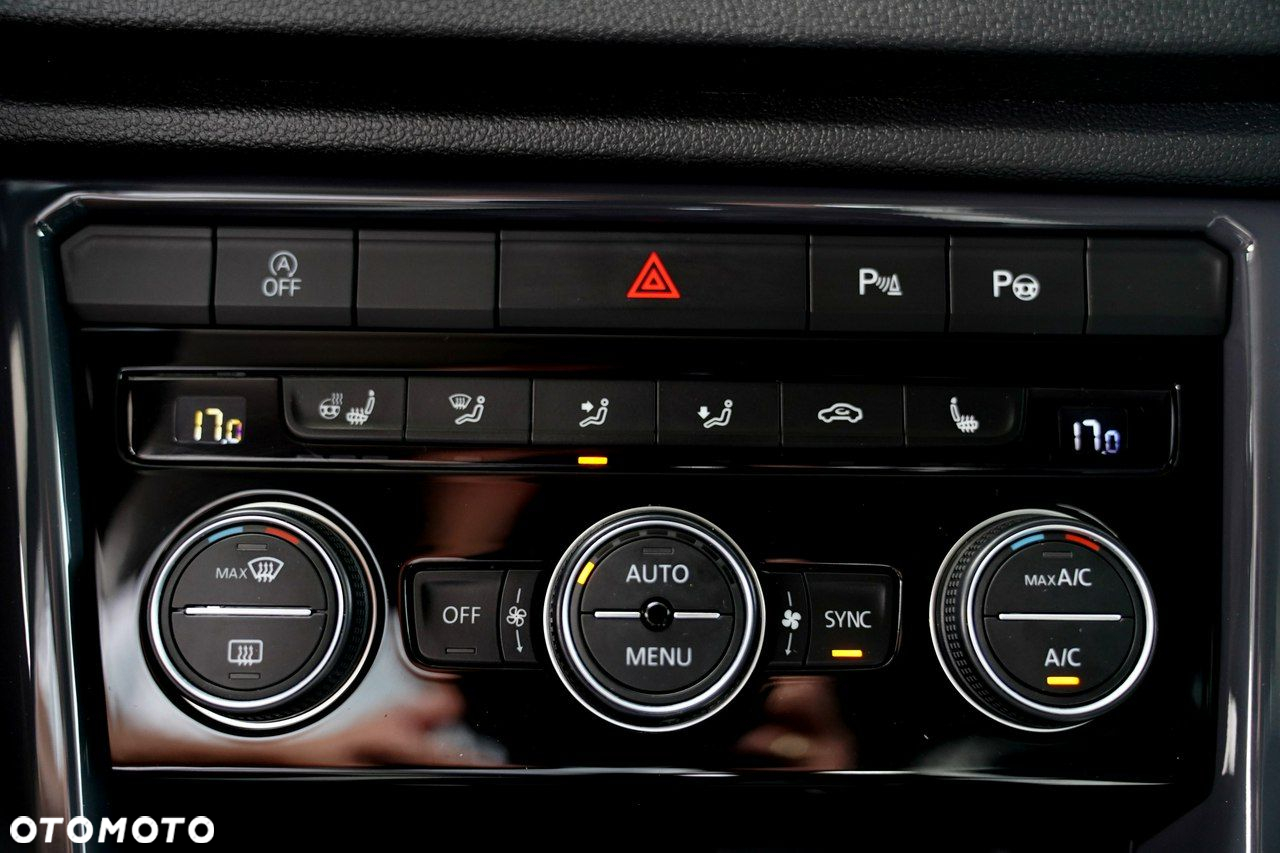 Volkswagen T-Roc - 34