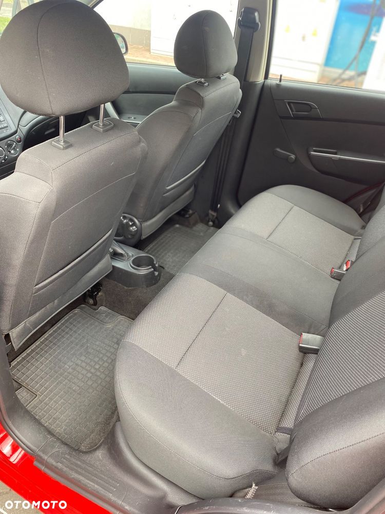 Chevrolet Aveo 1.2 16V Base - 9