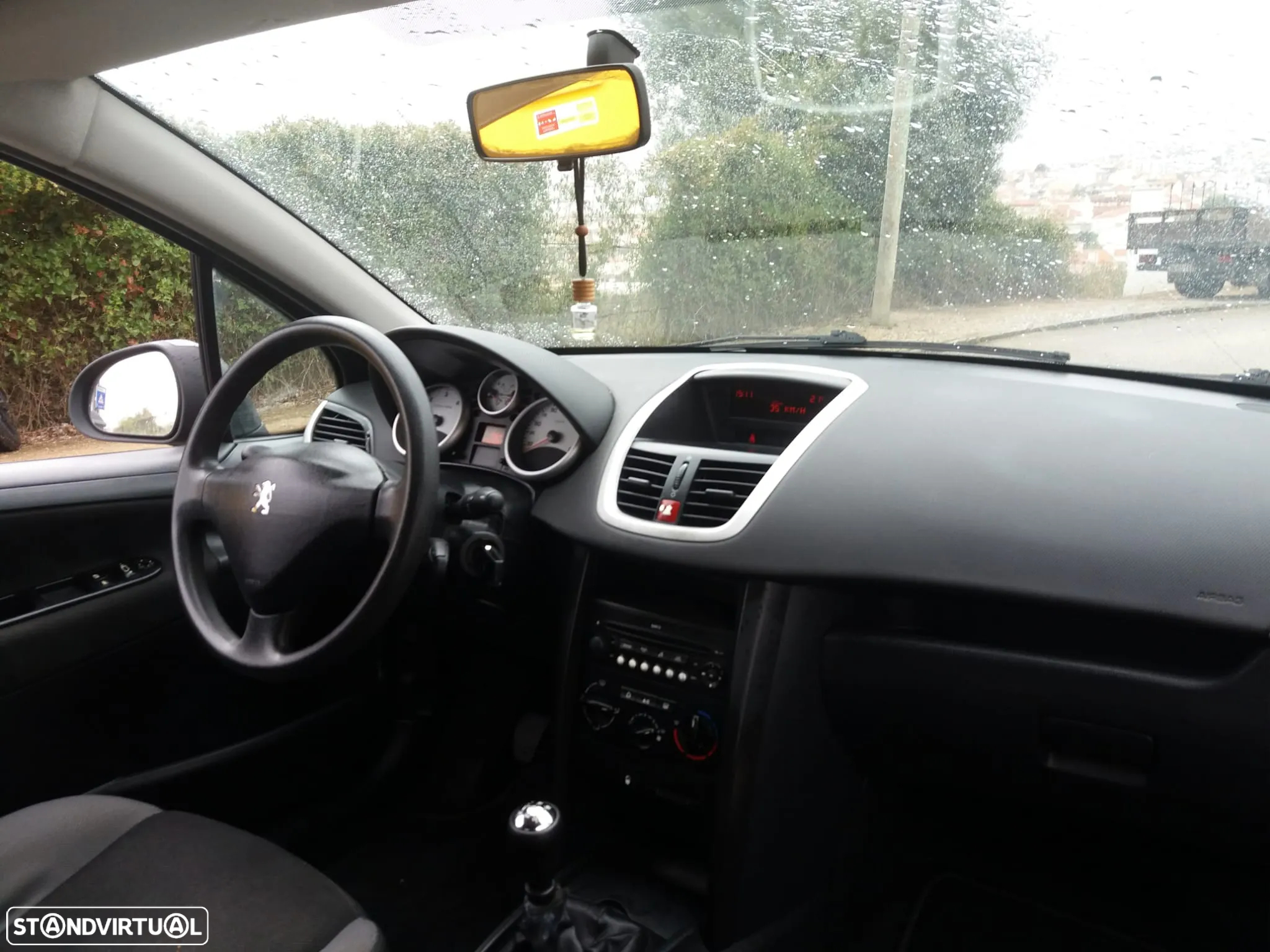 Peugeot 207 1.4 HDi Urban - 10