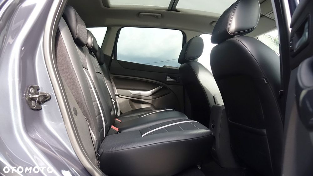 Ford Kuga - 27