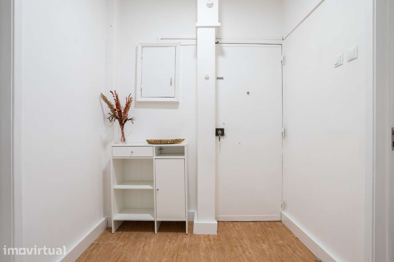 Apartamento no Dafundo com Vista Rio - Mobilado e equipado - Grande imagem: 2/22