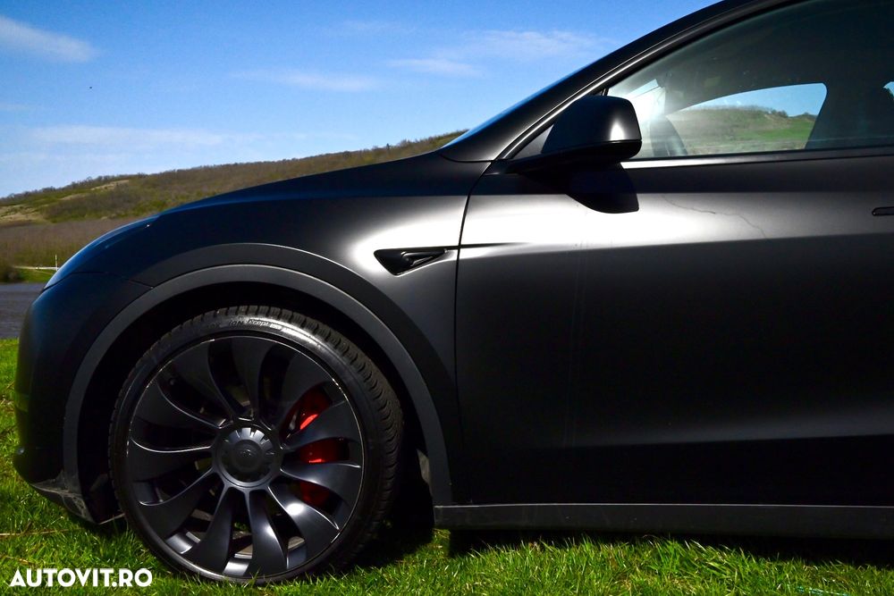 Tesla Model Y Performance - 11