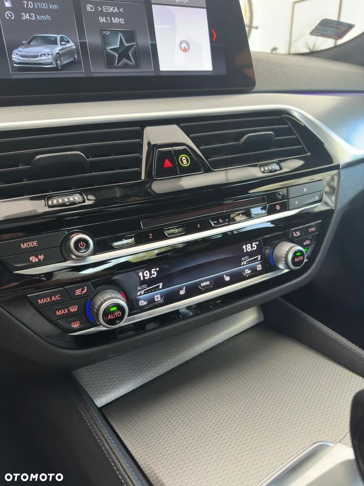 BMW Seria 5 520d M Sport - 17