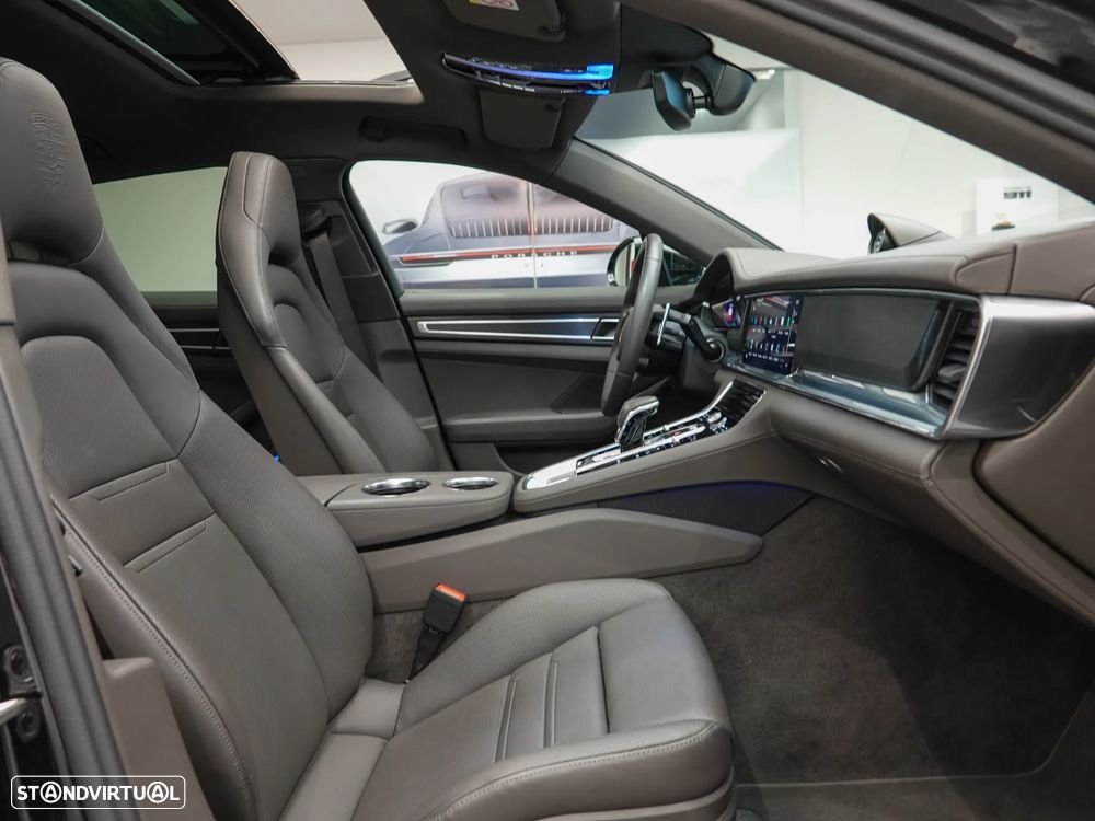 Porsche Panamera 4 E-Hybrid Platinum Edition com PDLS - 31