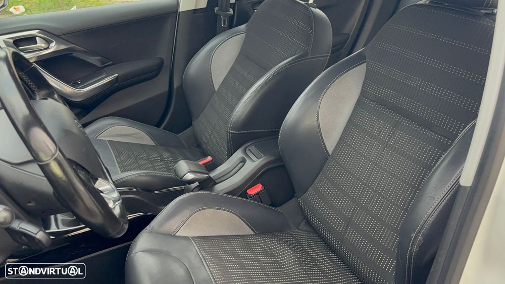 Peugeot 2008 PureTech 110 Stop&Start Allure - 43