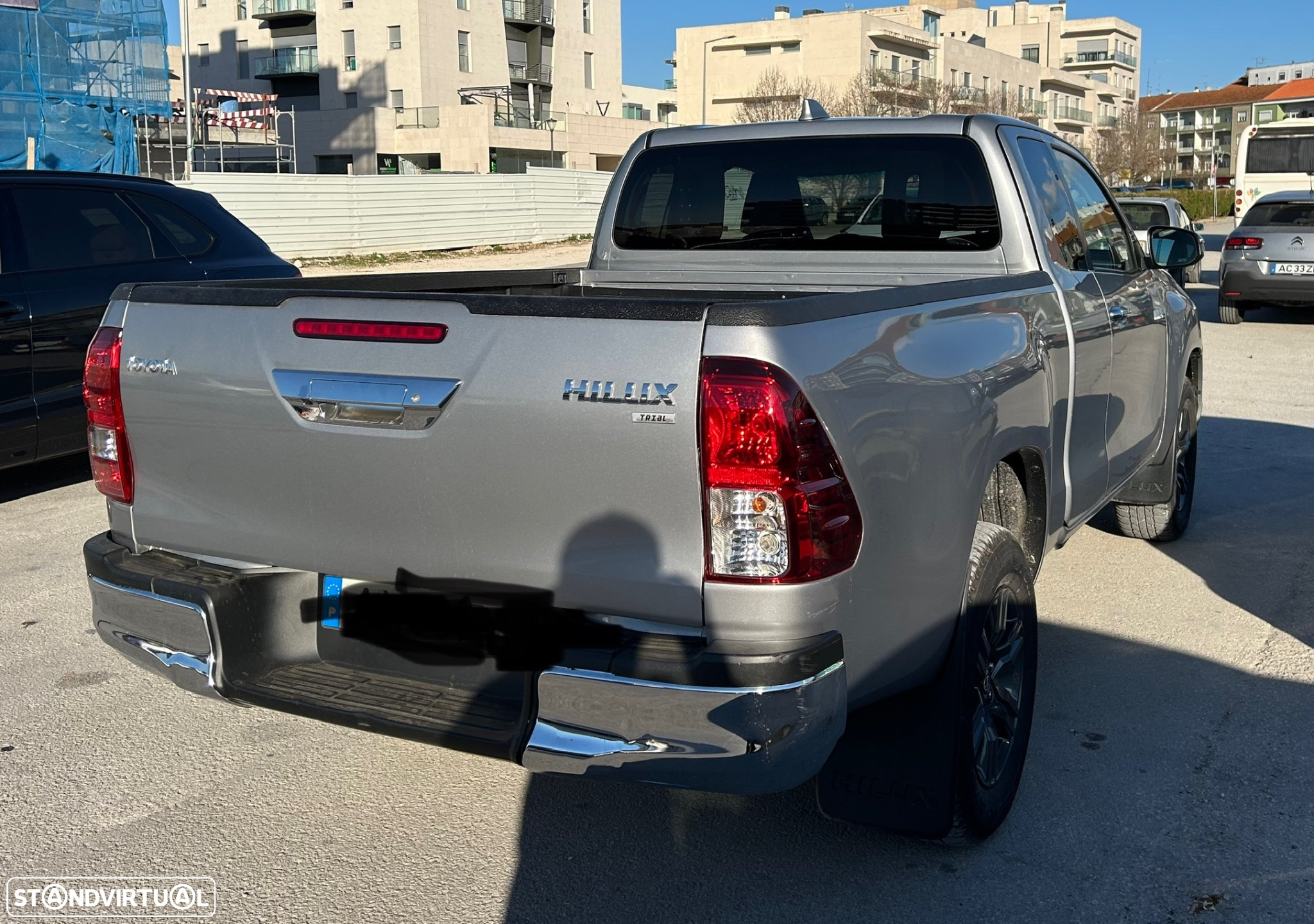 Toyota Hilux 2.4 D-4D 4WD CD Tracker - 4
