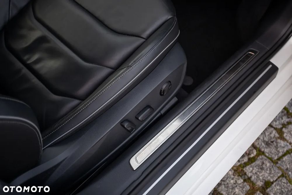 Volkswagen Arteon 2.0 TDI SCR 4Motion DSG Elegance - 21