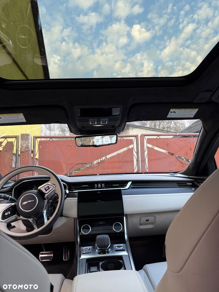 Jaguar XF 2.0 P300 AWD SE - 8