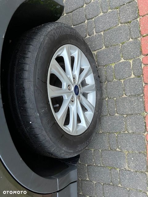 Ford Kuga 1.5 EcoBoost 2x4 Titanium - 28