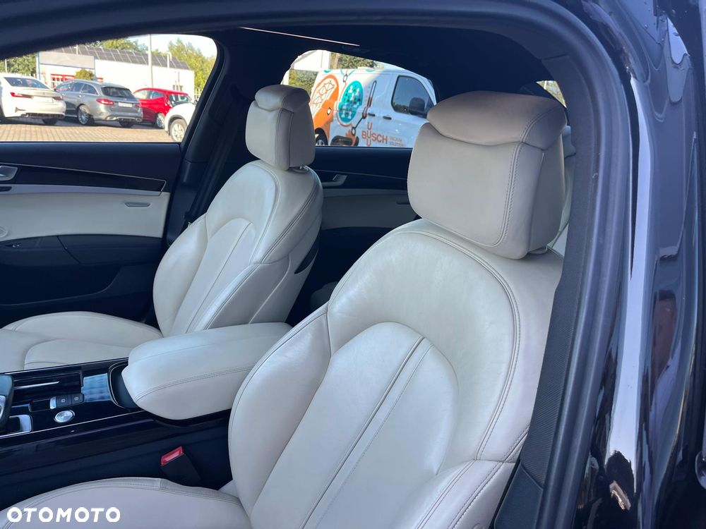 Audi A8 4.2 TDI DPF (clean diesel) quattro tiptronic - 14