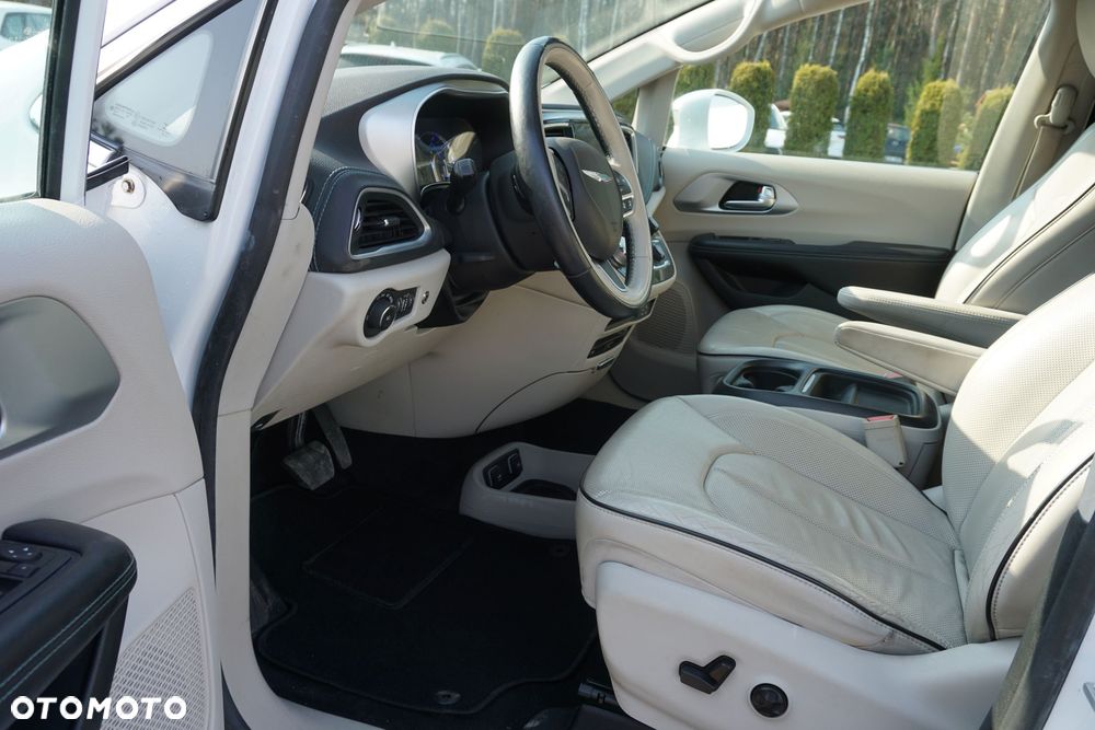 Chrysler Pacifica - 18