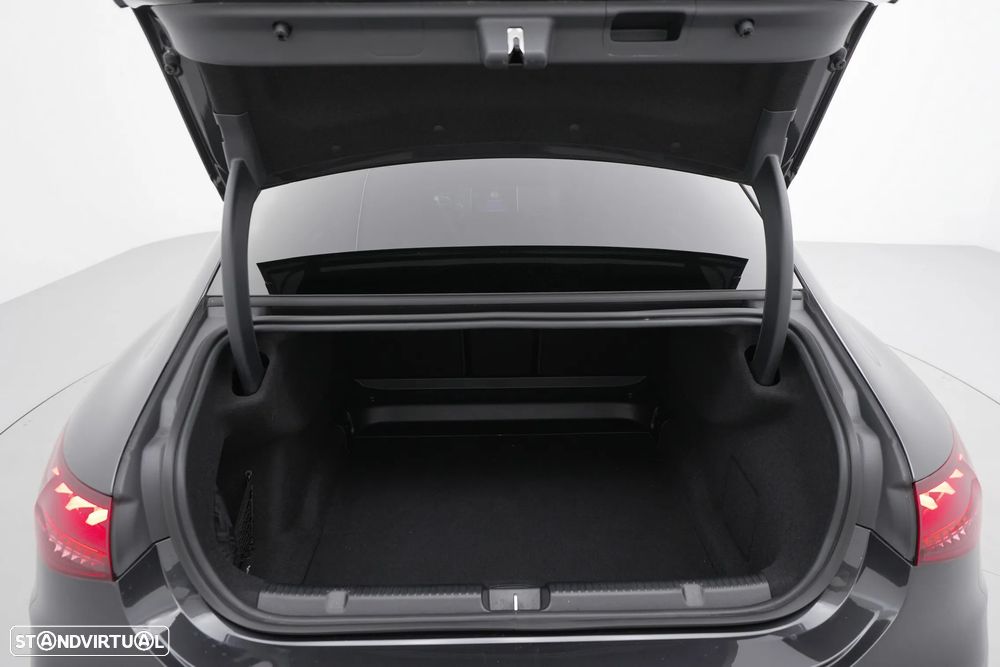 Mercedes-Benz EQE 300 Electric Art - 32