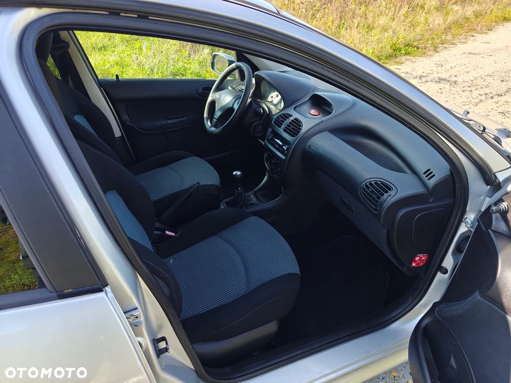 Peugeot 206 - 20