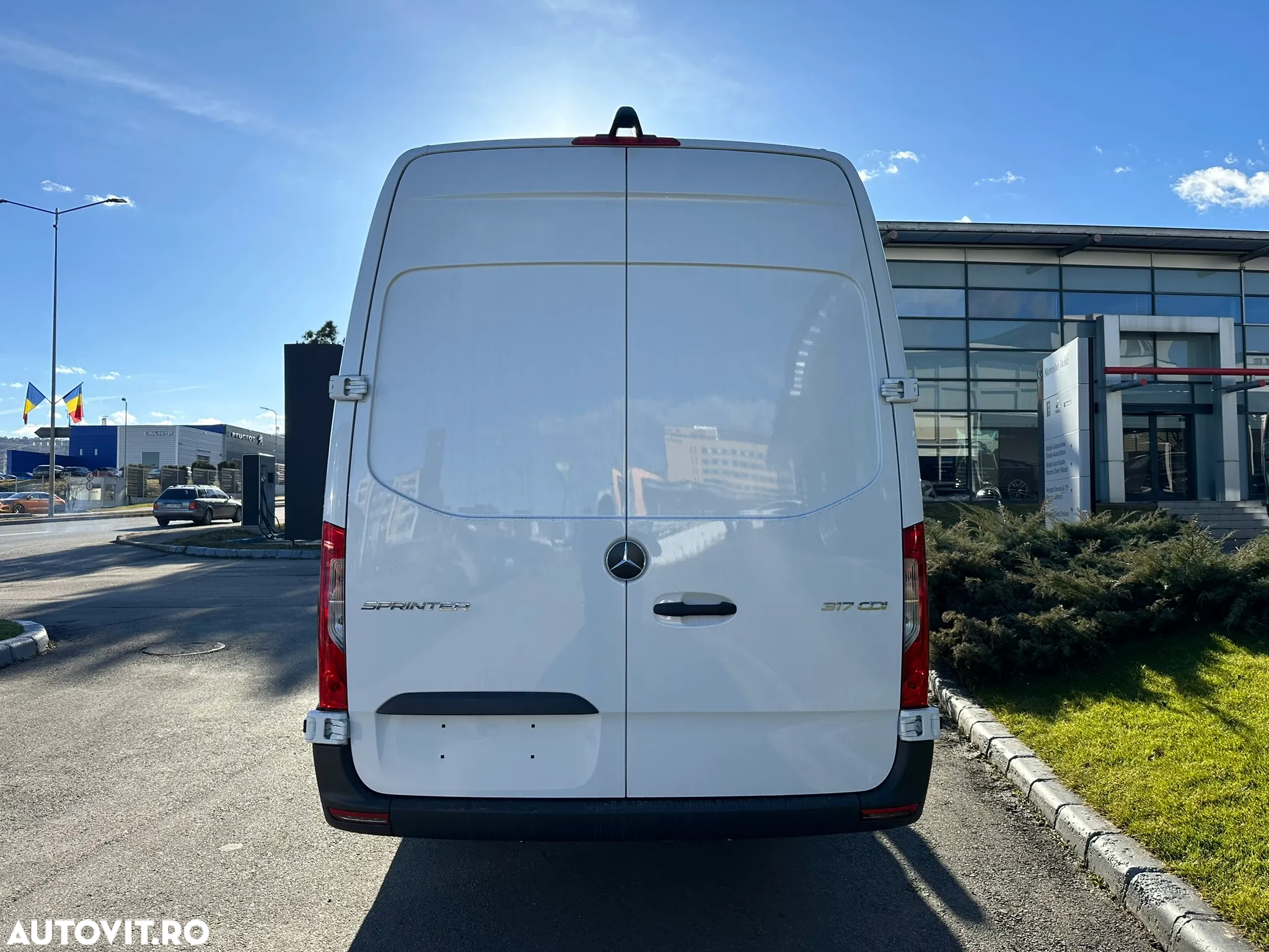 Mercedes-Benz Sprinter - 4