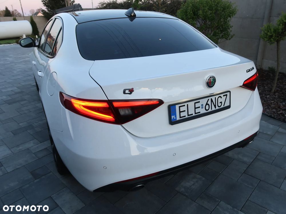 Alfa Romeo Giulia 2.0 Turbo TI Q4 - 7