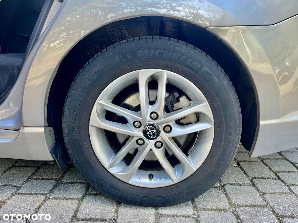 Toyota Avensis 2.0 D-4D Sol - 8