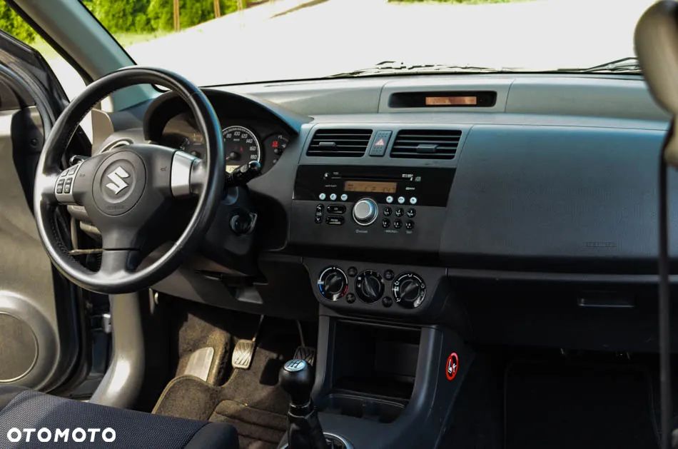 Suzuki Swift 1.3 4x4 Comfort - 36
