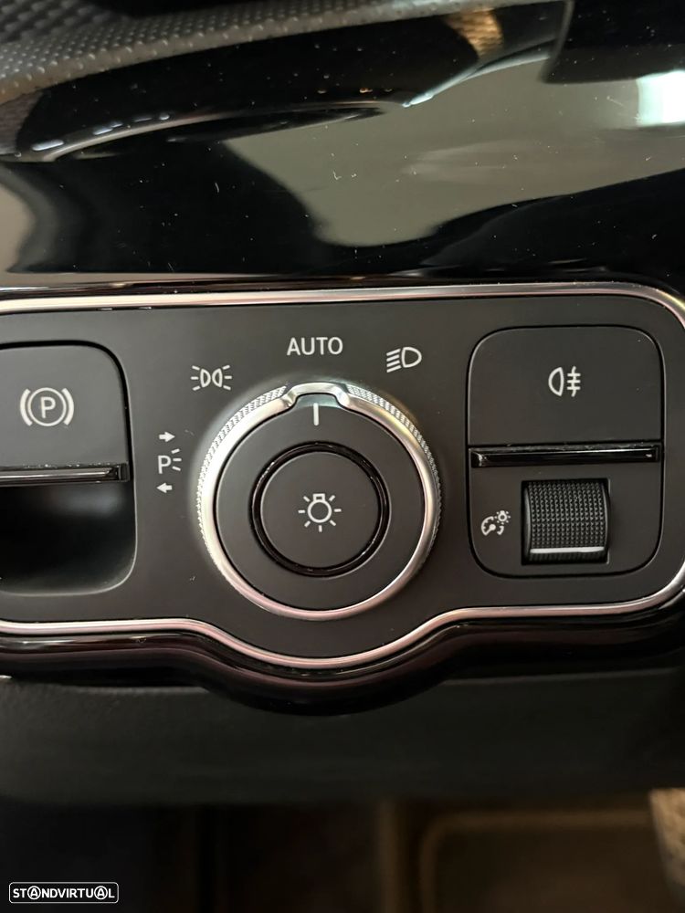 Mercedes-Benz A 180 d Style Plus Aut. - 25