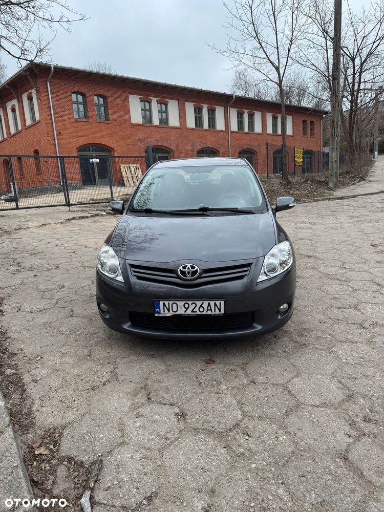 Toyota Auris 1.6 Premium - 2