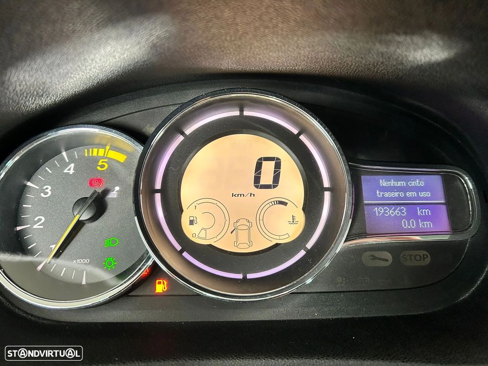 Renault Mégane 1.5 dCi Dynamique S - 7